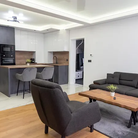 A-dent Luxury & Dental Clinic *