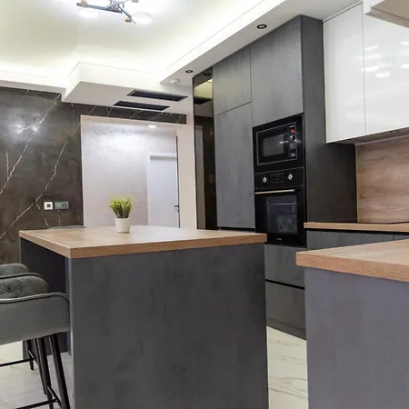 A-dent Luxury & Dental Clinic Goce Dełczew