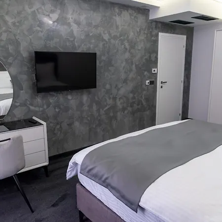 A-dent Luxury & Dental Clinic *